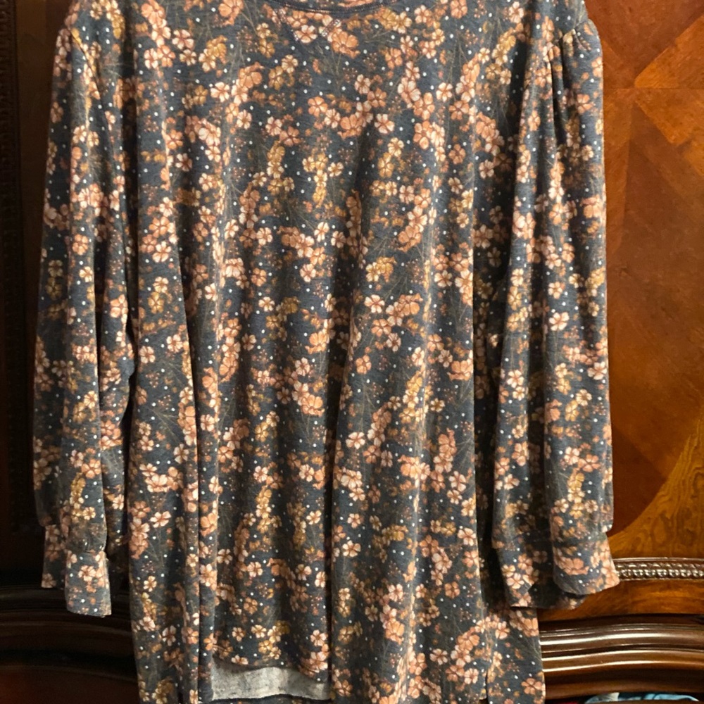 Closet clear out Gray floral sweatshirt